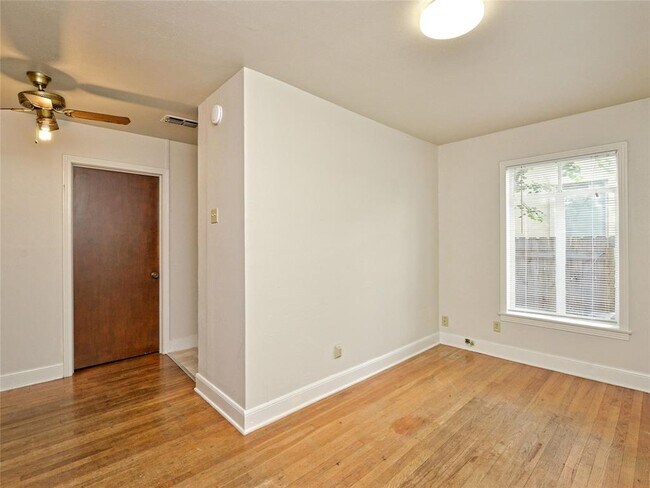 Photo - 1814 W 38th St