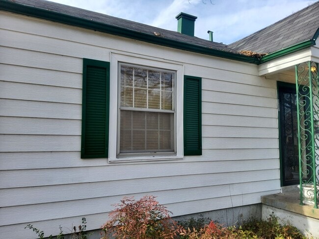 Photo - 807 Maria St