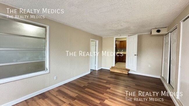 1100 Santa Anita St