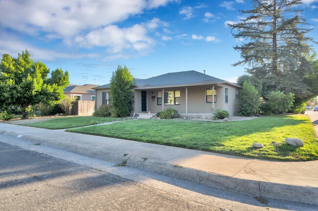 Photo - 1301 S Lee Ave