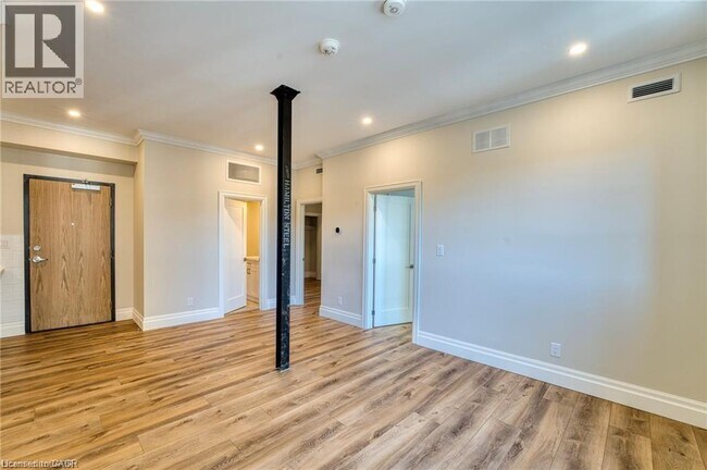 Photo - 100 Charlton Ave W Unit 203