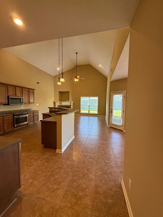 Photo - BEAUTIFUL SPACIOUS HOME IN BARTLETT