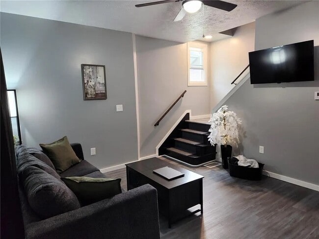Photo - 637 Bell St Unidad 637