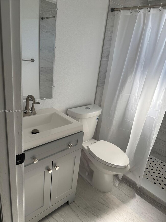 Photo - 1611 NE 32nd Pl