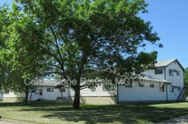 Photo - 805-827 3rd St SW