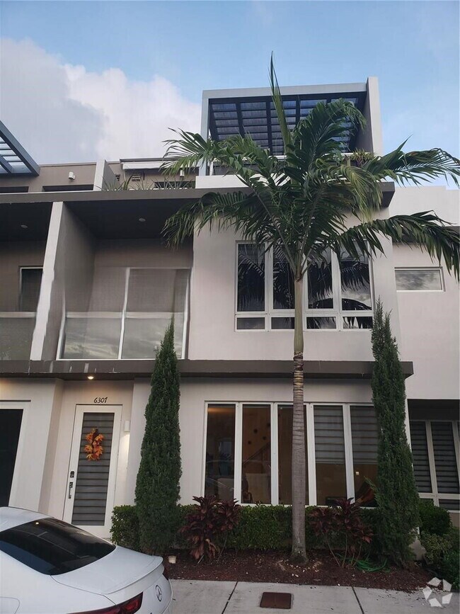 Building Photo - 6307 NW 104th Ave Rental
