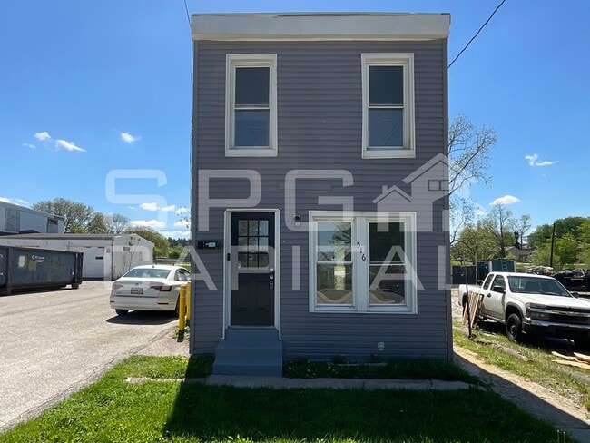 Building Photo - 516 E Boundary Ave