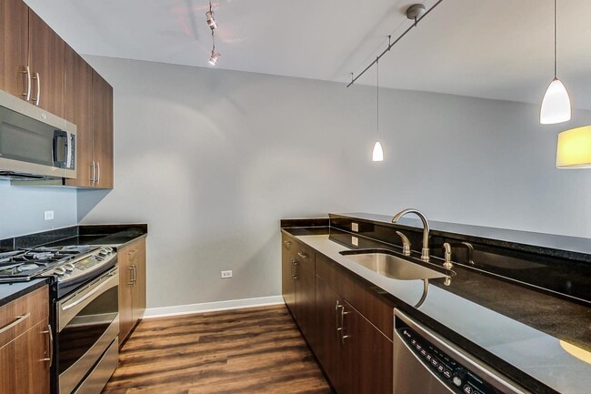 Photo - 757 N Orleans St Unit 905