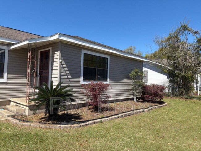 Photo - 391 Rodeo Dr