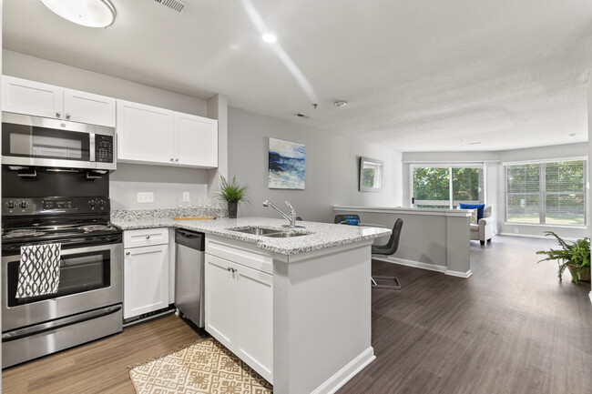 kitchen - Old Buckingham Station Apartments