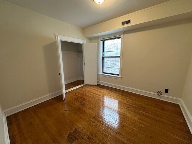 Photo - 1929 W Larchmont Ave Unit #2