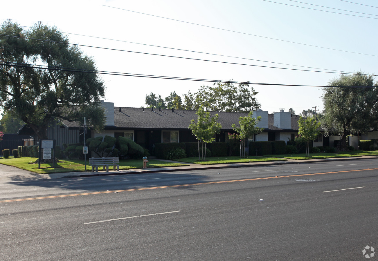 La Espana Garden - La Espana Garden Apartments