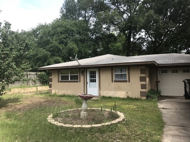 3/2/2 Fenced yard Pet FRIENDLY - 3/2/2 Fenced yard Pet FRIENDLY Casa
