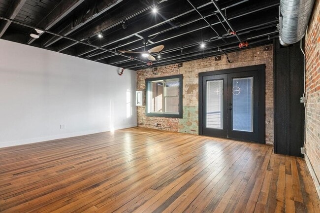 Photo - 330 W Lamar St Unit 202