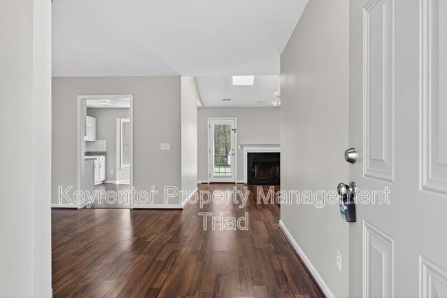 Photo - 701 Ashcroft Rd