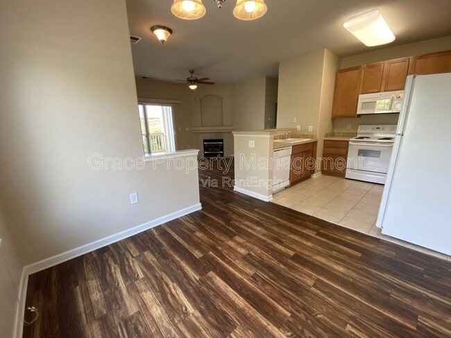 Photo - 4645 Hahns Peak Dr Unidad 102