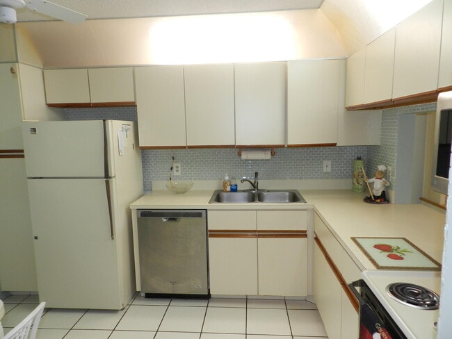 Photo - 145 Lake Nancy Ln Unit 231