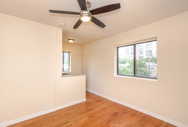 Photo - 1430 N Dearborn Pkwy Unit 313