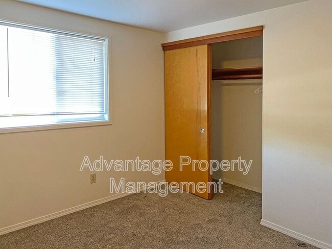 Photo - 2658 NW Tyler Ave