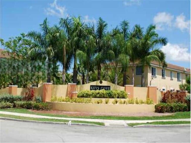 Building Photo - 2551 SE 16th Ter Unit 202 Rental