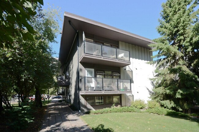 Photo - 10172-10113 113 St Unit 4