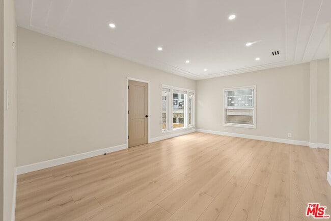 Photo - 1117 S Wooster St Unidad 1119