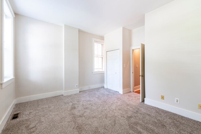 Photo - 2 bedroom 1 bath Condo for rent.