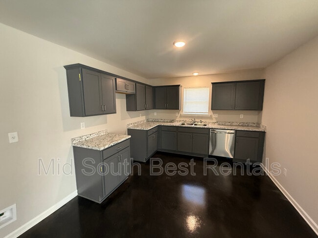 Photo - 2860 Nathan Ave