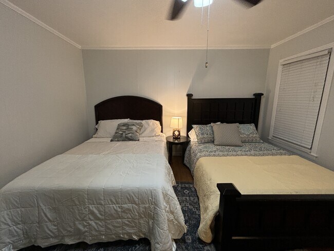 Photo - 416 W Thompson Ave