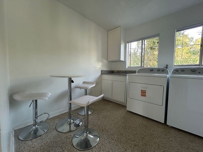 1307 NW 6th St Unit 14