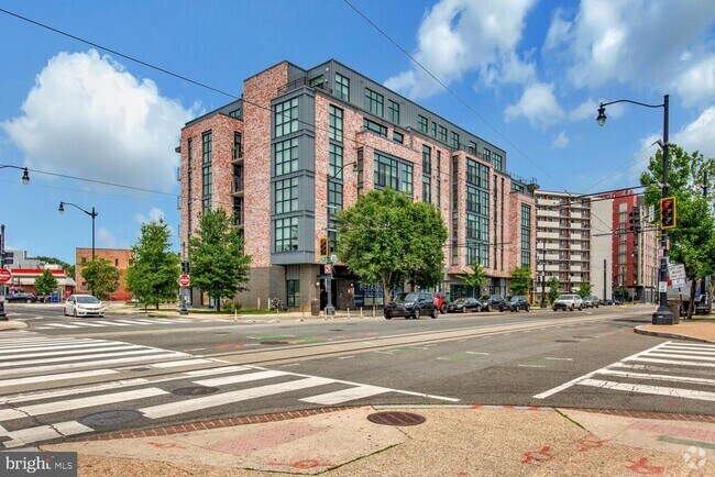 Building Photo - 1402 H St NE Unit 401 Rental
