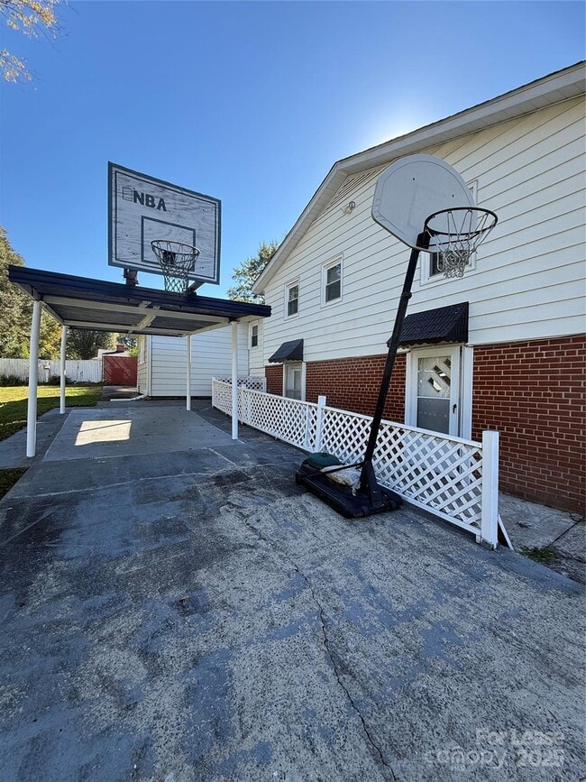 Photo - 1632 Kimberly Dr