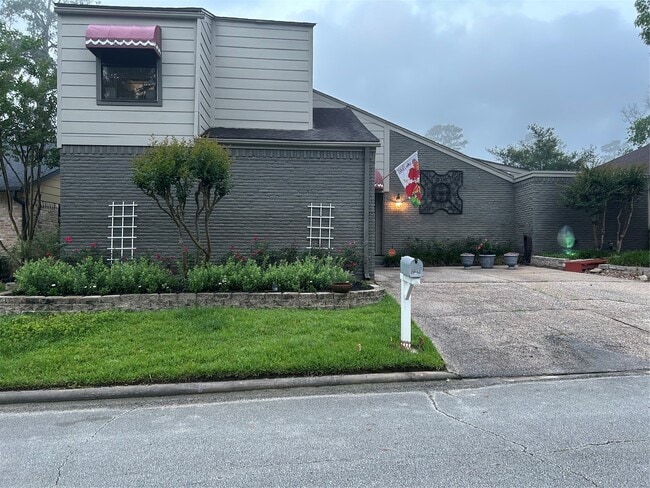 Photo - 728 Hogan Dr
