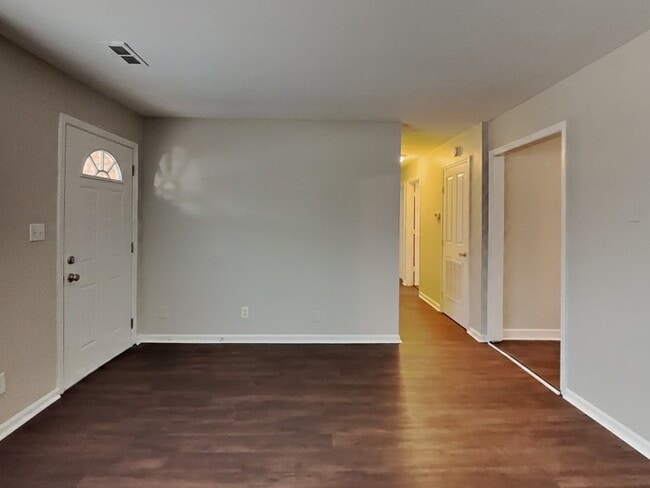 Photo - 4418 Windsor Rd