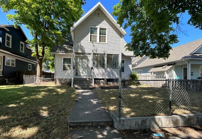 Building Photo - 1107 E Nora Ave