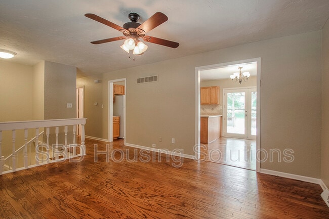 Photo - 200 SE Crestwood St