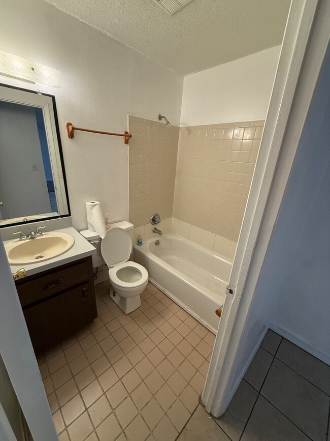 Photo - 1585 Sunset Ln