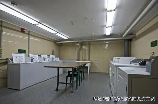 Photo - 125 Chiswick Rd Unidad 504