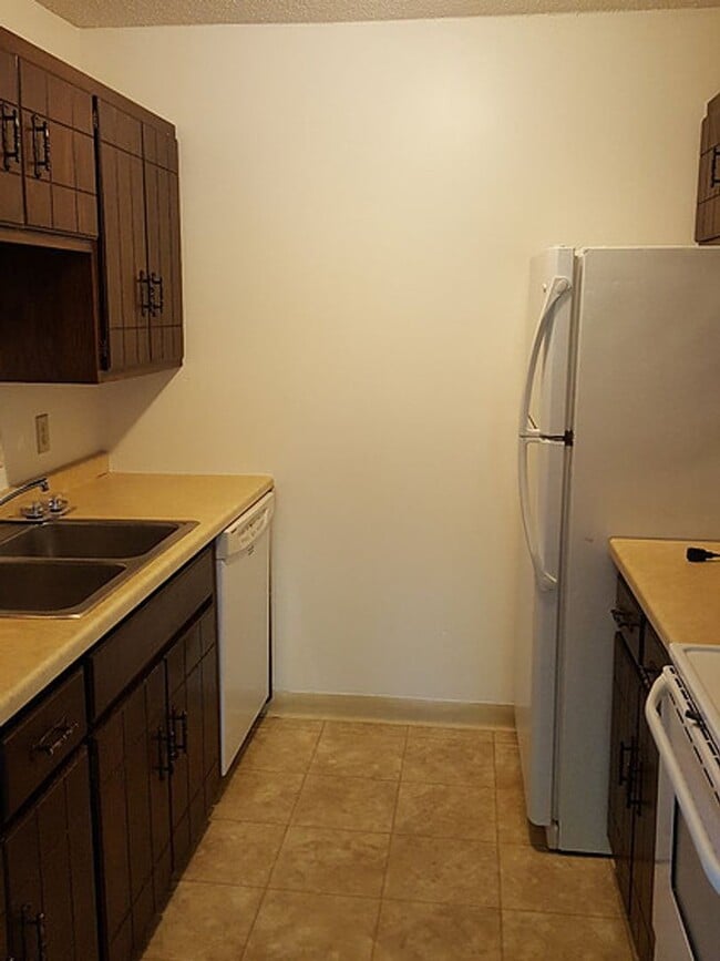 Photo - Two Bedroom, One Bathroom Unit EW-8