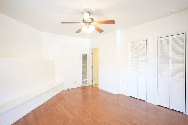 Photo - Brown Street, 2119-2121* Unit 2121-3