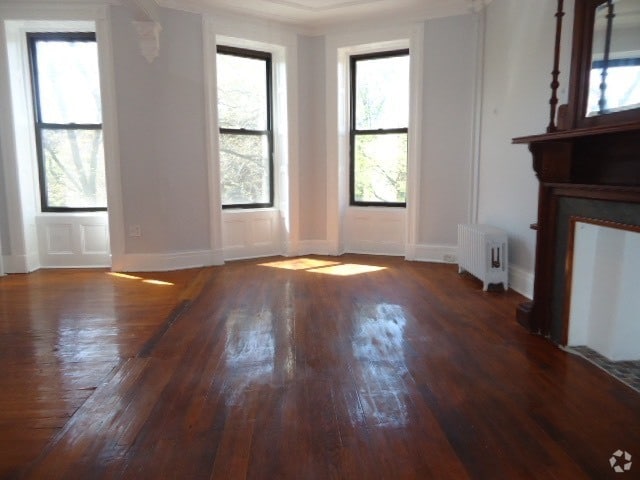 Building Photo - 473 Halsey St Unit 3 Rental