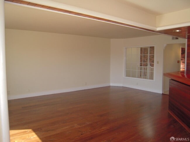 Photo - 168 Museum Way