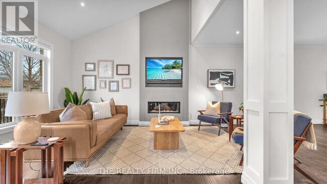 Photo - 1773 Beaverbrook Ave