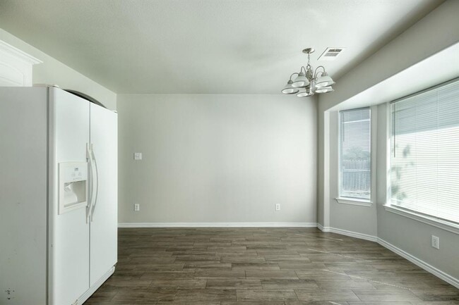 Photo - 109 Castleberry Ct