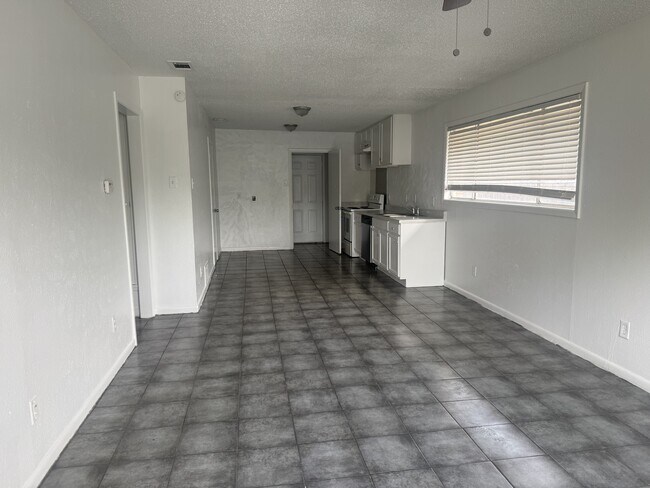 Photo - 3026 Lourdes St