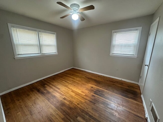 Photo - Spacious Living in Calverton Park