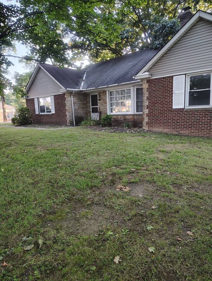 Photo - 1200 SOM Center Road