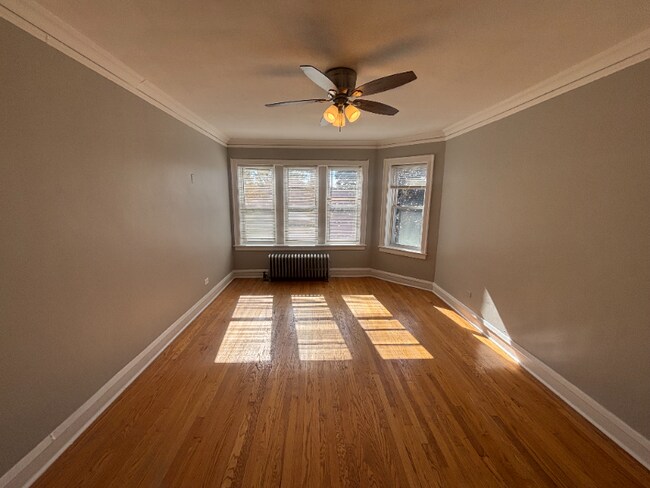 Photo - 652-658 E 81st St Unit 652-3