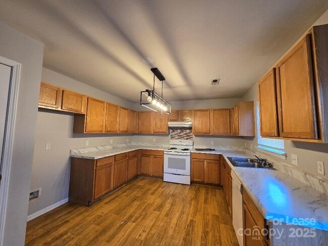 Photo - 5320 Peach Pl Ln