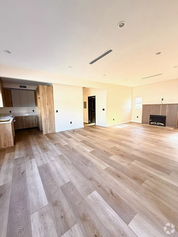 Building Photo - 11650 Kittridge Rental